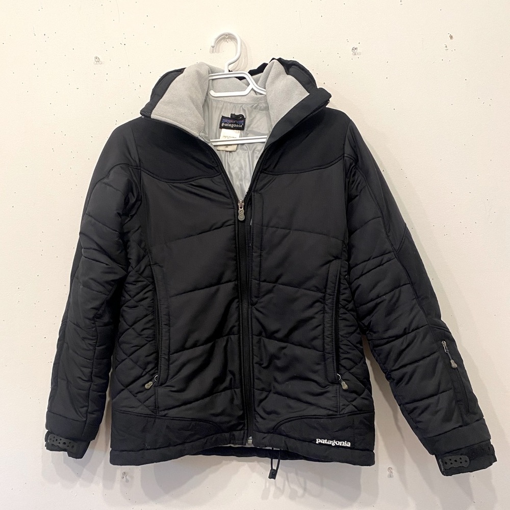 Patagonia women’s down jacket hoodie size xs black